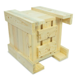 Donica drewniana o wymiarach 33 cm x 33 cm x 35 cm